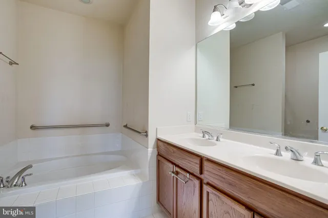 $468,818 | 2903 Saintsbury Plaza, Unit 405, Fairfax, VA 22031