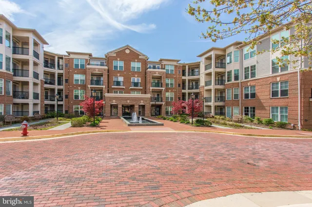 $468,818 | 2903 Saintsbury Plaza, Unit 405, Fairfax, VA 22031