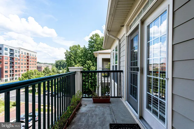 $468,818 | 2903 Saintsbury Plaza, Unit 405, Fairfax, VA 22031