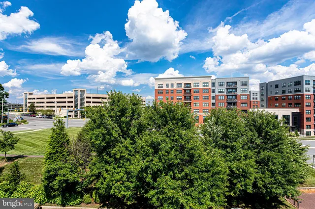 $468,818 | 2903 Saintsbury Plaza, Unit 405, Fairfax, VA 22031