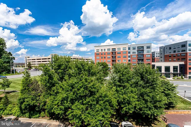 $468,818 | 2903 Saintsbury Plaza, Unit 405, Fairfax, VA 22031