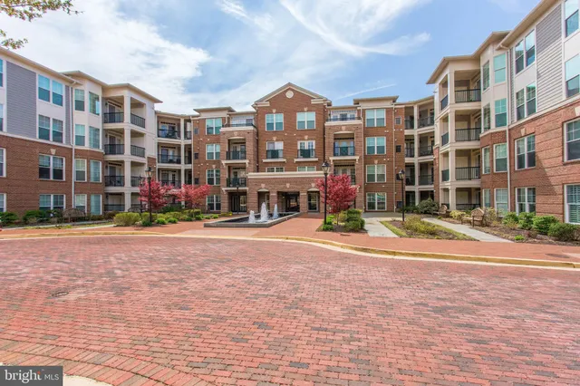 $468,818 | 2903 Saintsbury Plaza, Unit 405, Fairfax, VA 22031