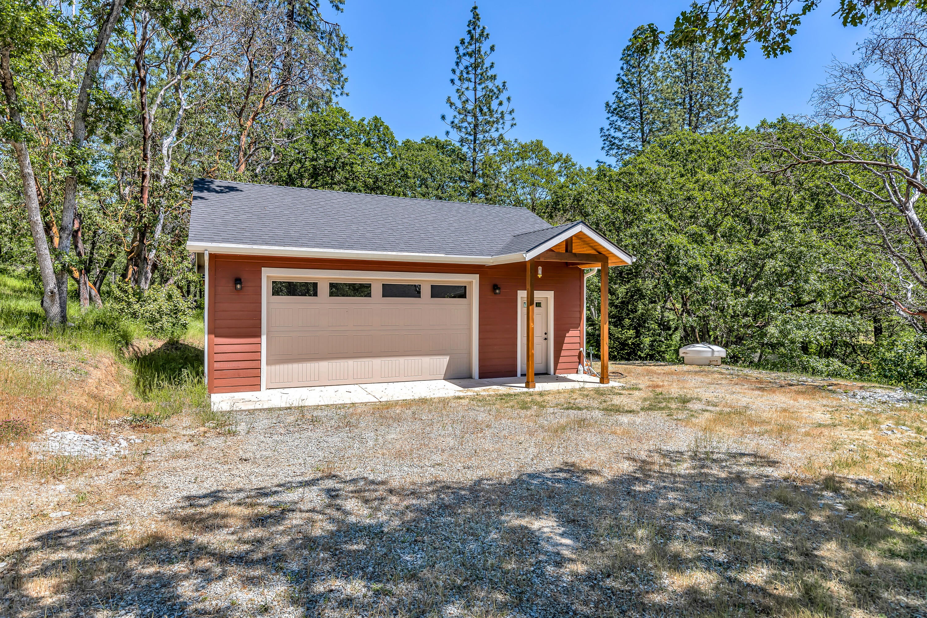 6036 Old Stage Road Central Point, OR 97502 - Photo 35 of 44 9R9A7655