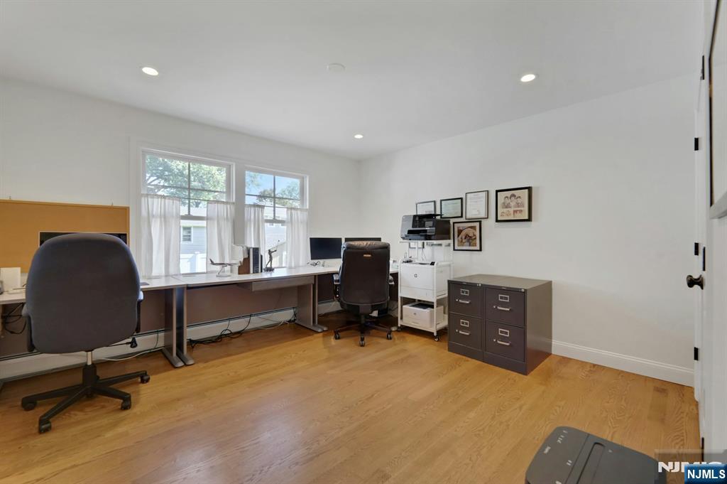 23 Hollybrook Road Paramus, NJ 07652 - Photo 22 of 50 Gallery Image 22