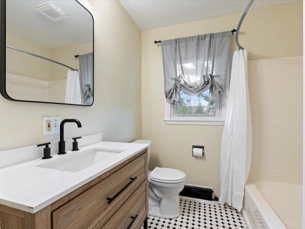 801 5th Street Northeast Staples, MN 56479 - Photo 12 of 32