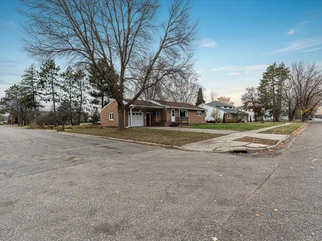 $269,900 | 801 5th Street Northeast, Staples, MN 56479