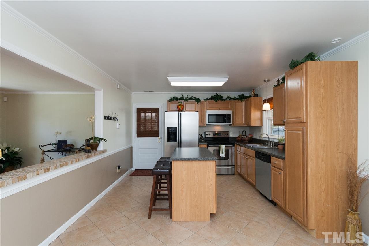 2400 Lawrence Drive Raleigh, NC 27603 - Photo 5 of 24 Stainless steel appliances!