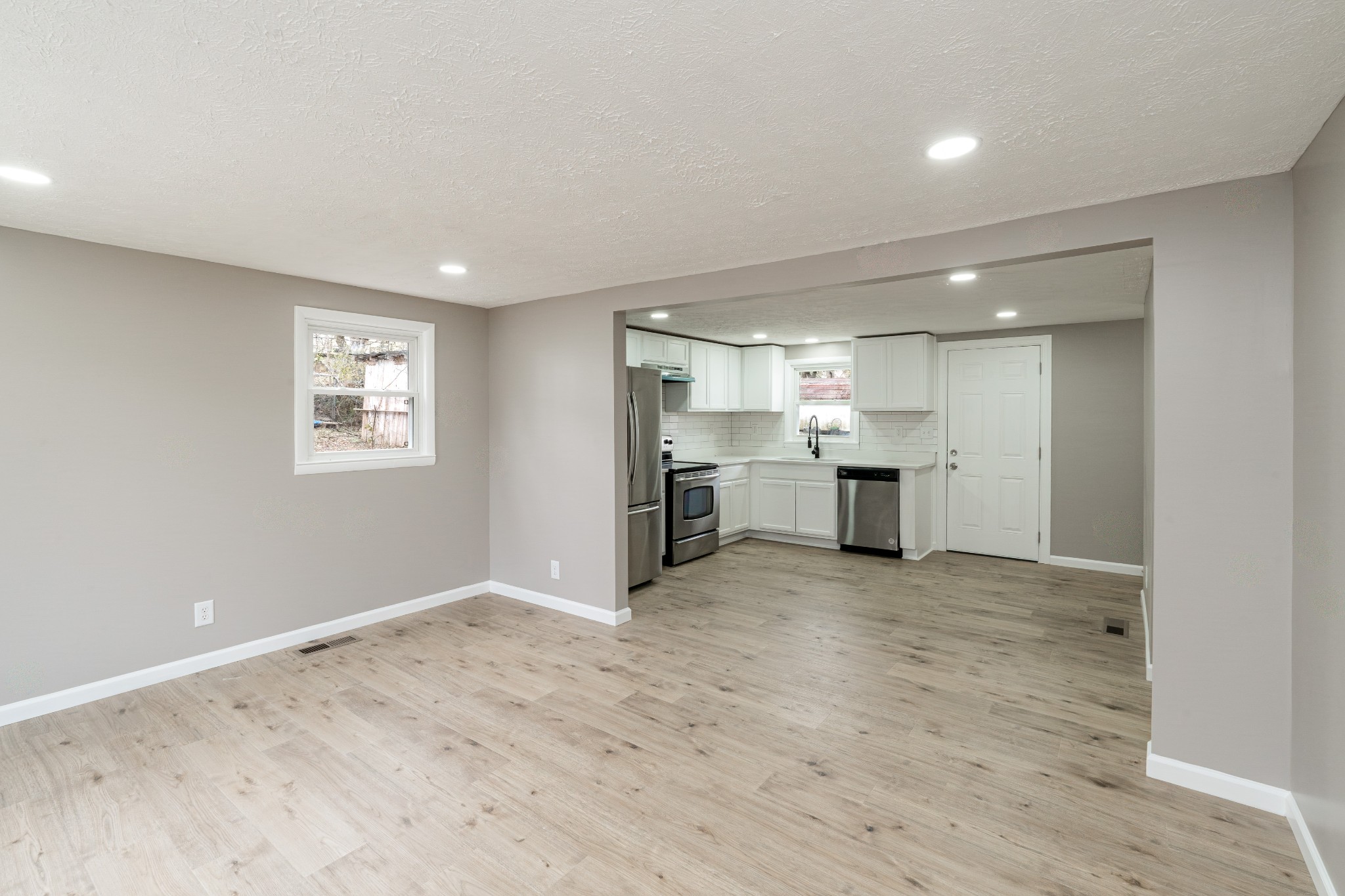 115 Cameron Drive Fayetteville, TN 37334 - Photo 3 of 24