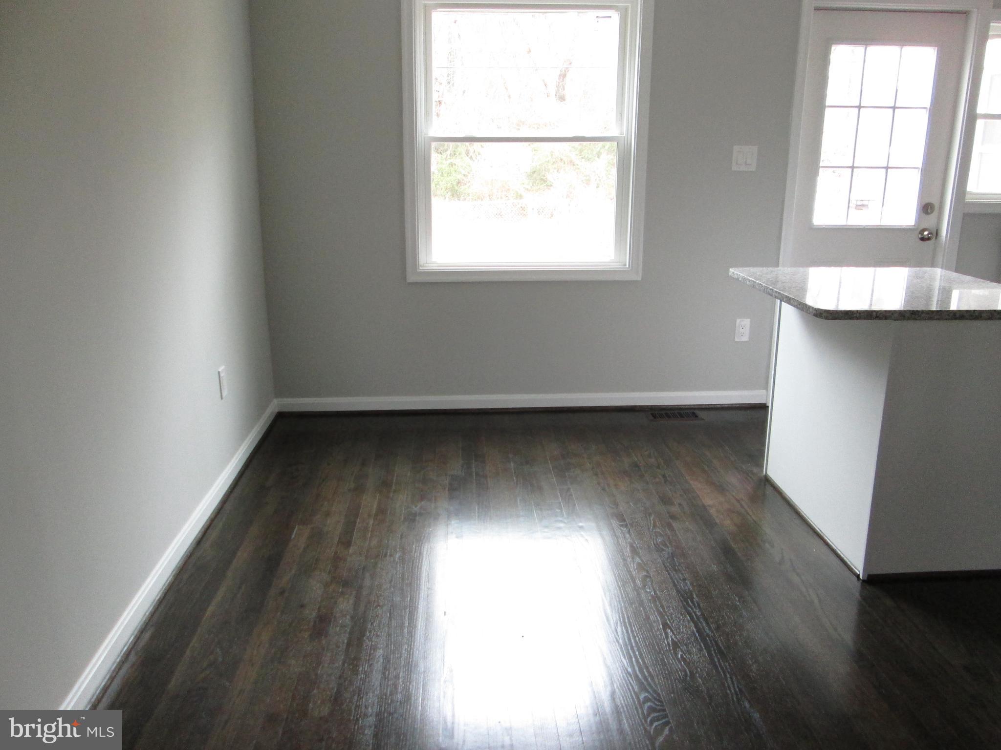 4416 Scotia Road Baltimore, MD 21227 - Photo 14 of 24 Dining room