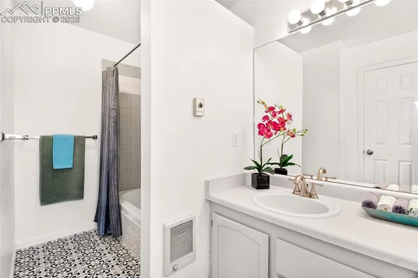 $379,900 | 3427 Trenary Lane, Colorado Springs, CO 80918