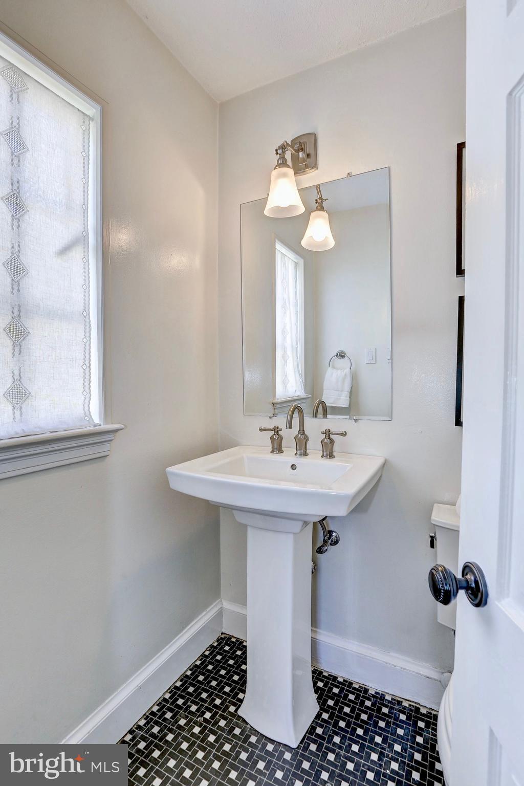 4709 Dover Road Bethesda, MD 20816 - Photo 12 of 36 Gallery Image 12