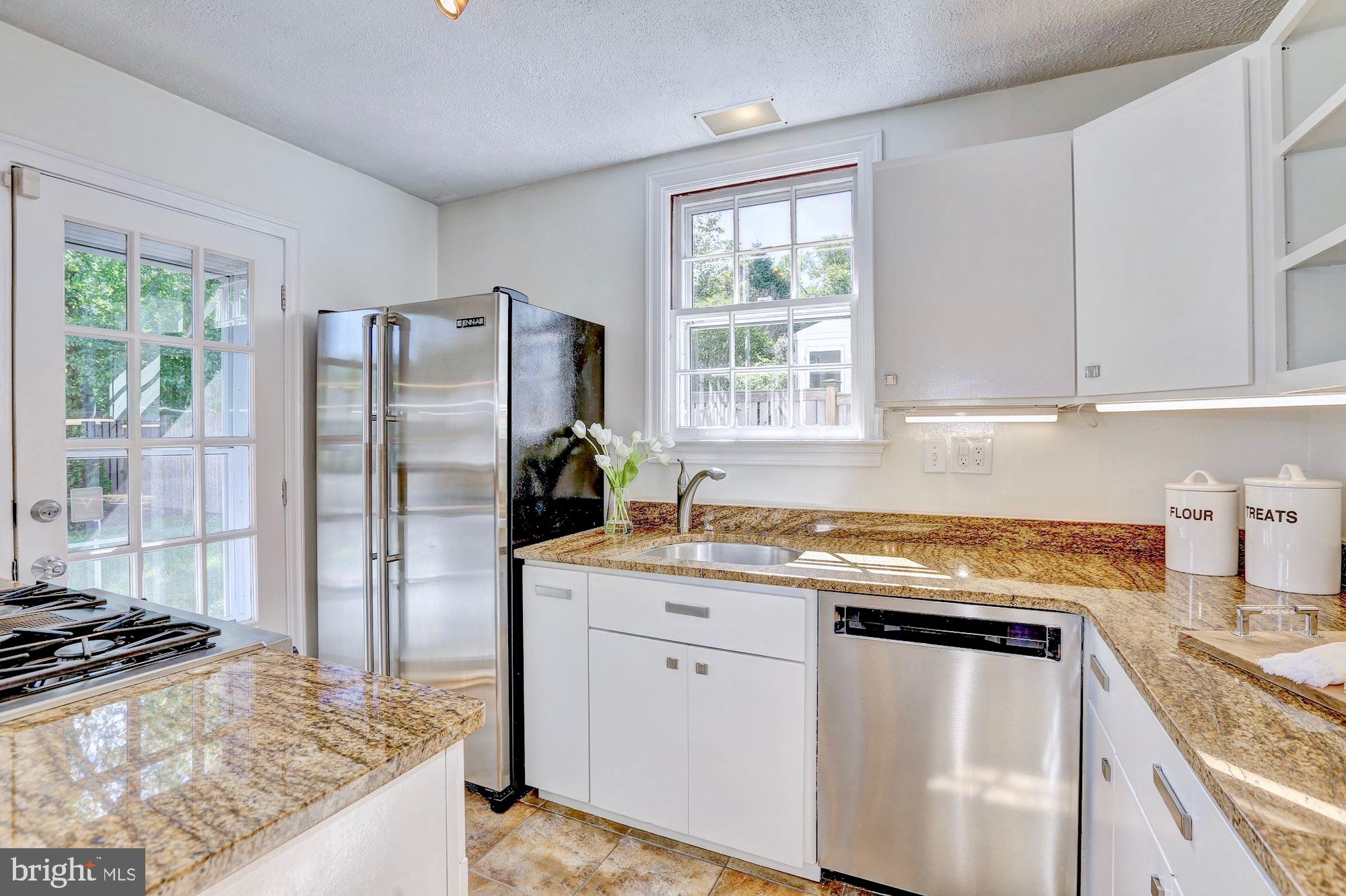 4709 Dover Road Bethesda, MD 20816 - Photo 16 of 36 Gallery Image 16