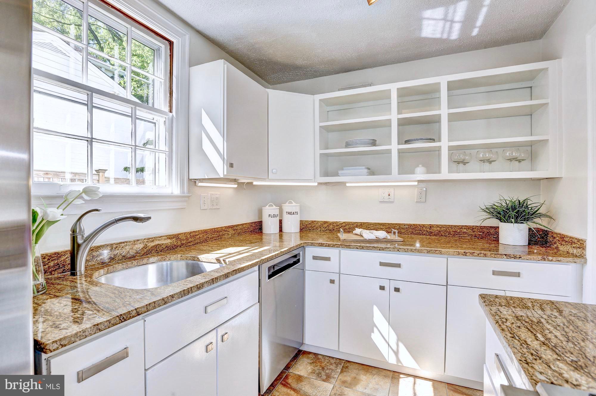 4709 Dover Road Bethesda, MD 20816 - Photo 17 of 36 Gallery Image 17