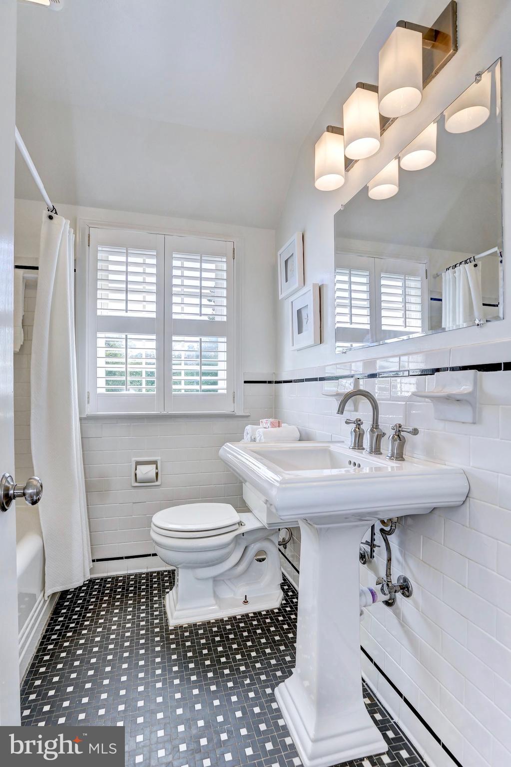 4709 Dover Road Bethesda, MD 20816 - Photo 26 of 36 Gallery Image 26
