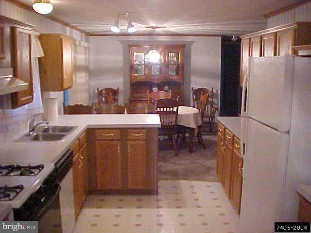 745 Stonewood Road York, PA 17402 - Photo 2 of 6 Gallery Image 2