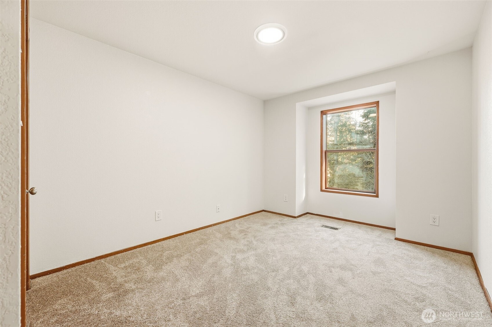 15931 22nd Avenue Southwest Burien, WA 98166 - Photo 19 of 40