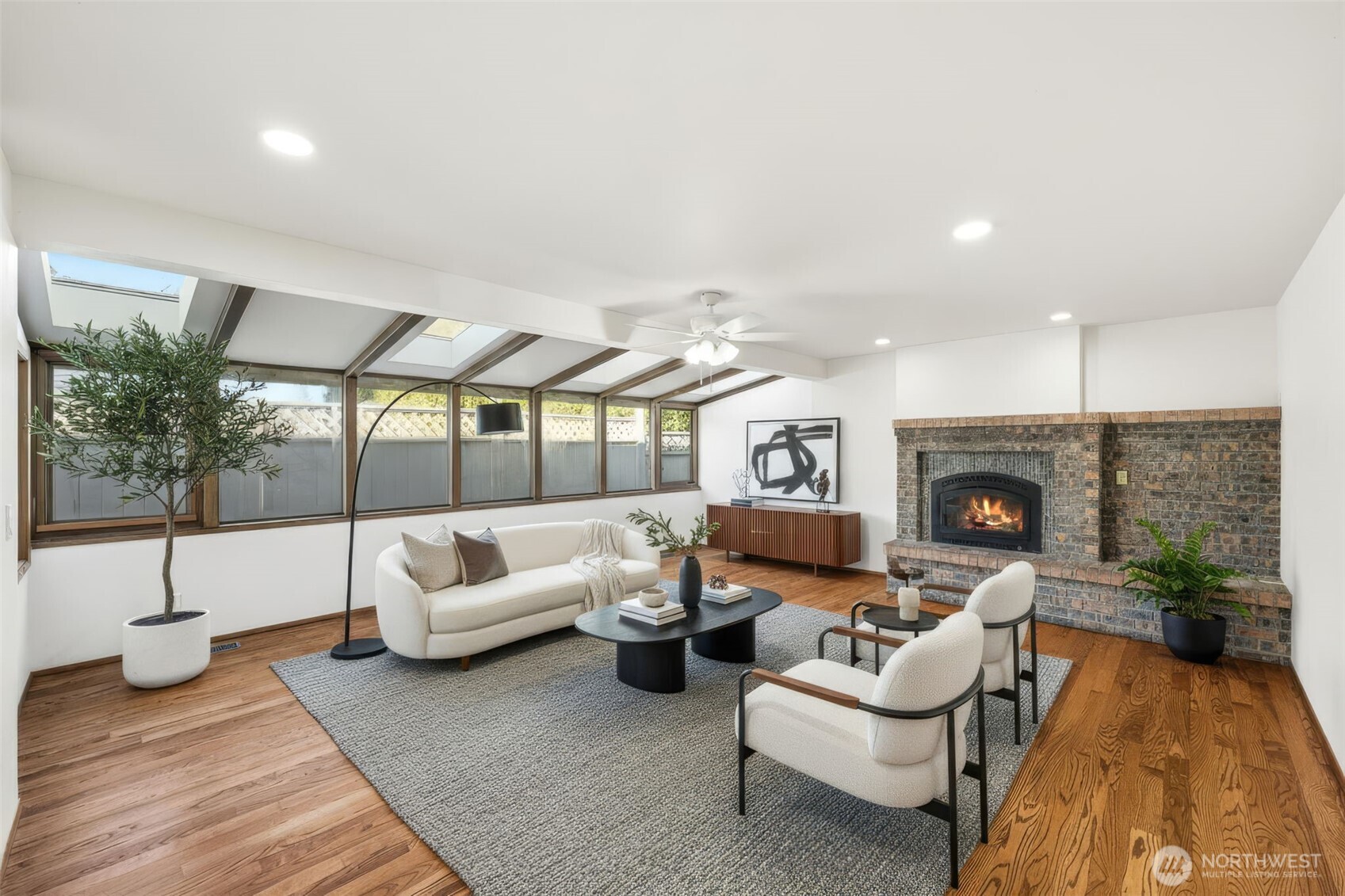 15931 22nd Avenue Southwest Burien, WA 98166 - Photo 4 of 40