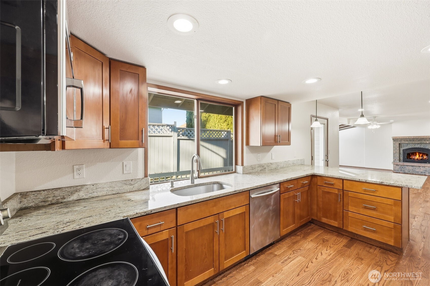 15931 22nd Avenue Southwest Burien, WA 98166 - Photo 9 of 40