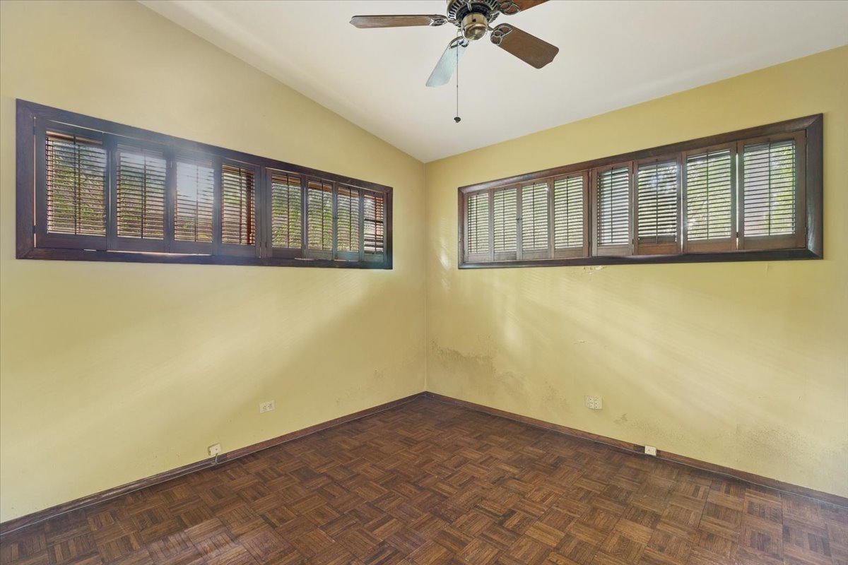 1161 Valley Road Lake Forest, IL 60045 - Photo 20 of 28 Gallery Image 20