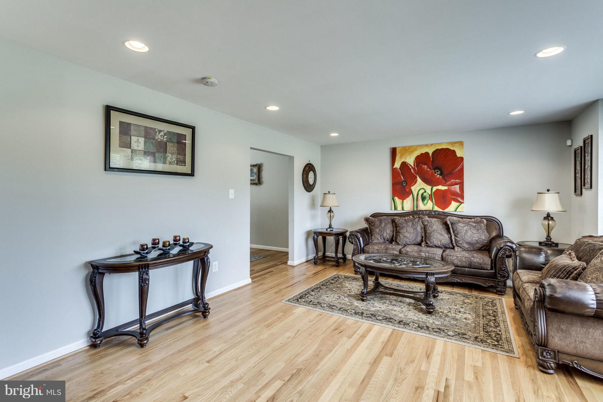 13310 Fort Washington Road Fort Washington, MD 20744 - Photo 4 of 29 Formal Living Room