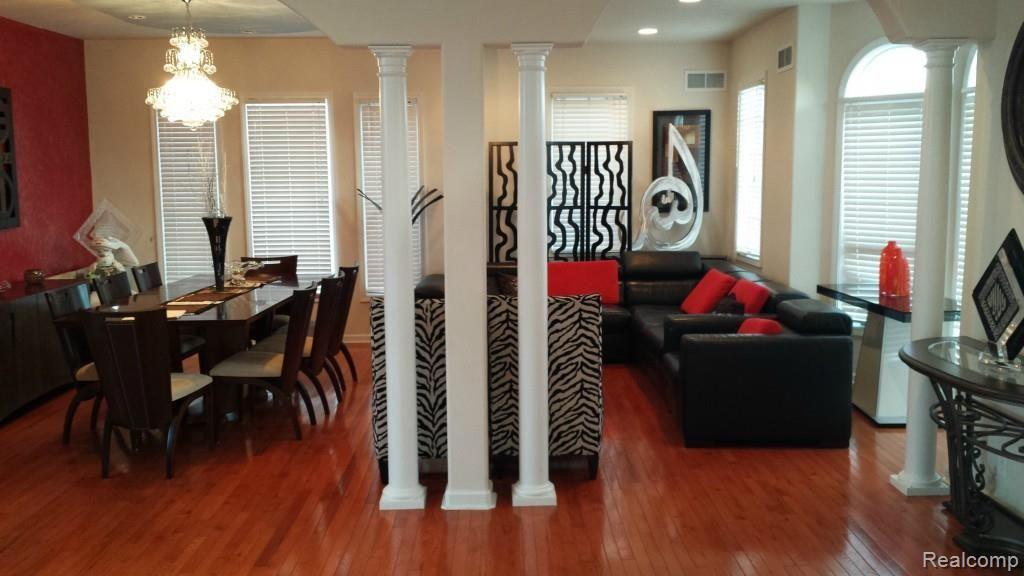 21952 Zeeshan Road Riverview, MI 48193 - Photo 3 of 15 20131227_150014.jpg