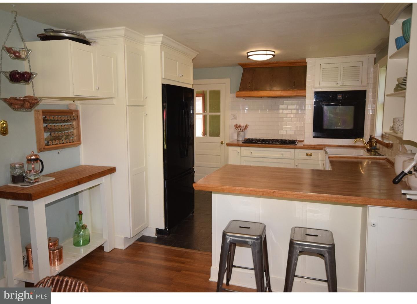 221 Summit Road Media, PA 19063 - Photo 11 of 25 Kitchen