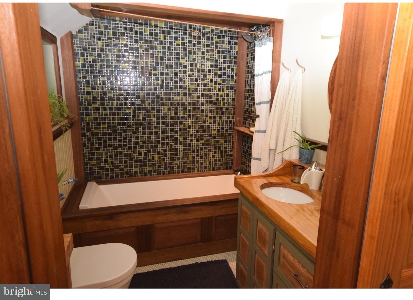 221 Summit Road Media, PA 19063 - Photo 20 of 25 Bathroom