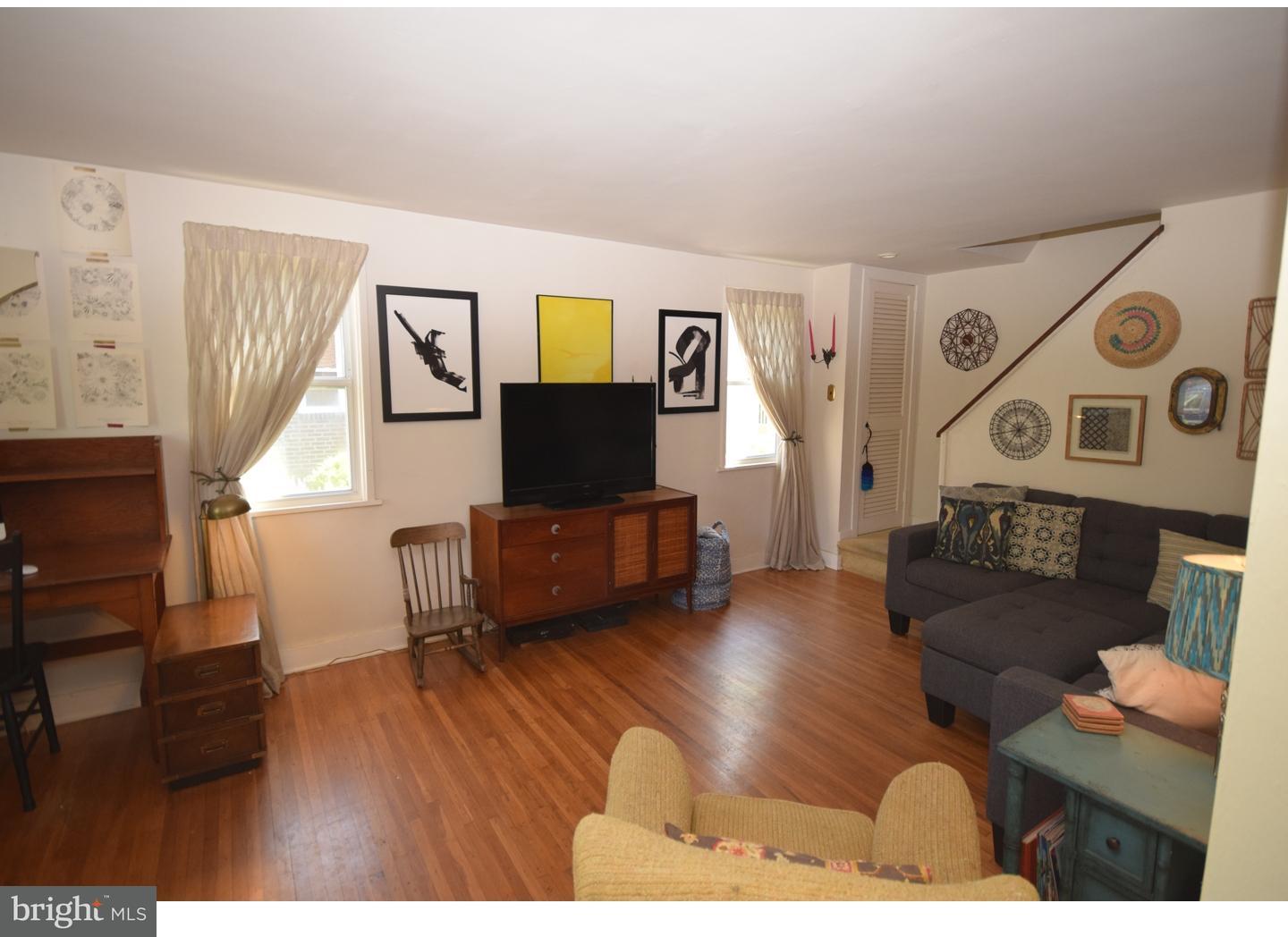 221 Summit Road Media, PA 19063 - Photo 8 of 25 Living Room