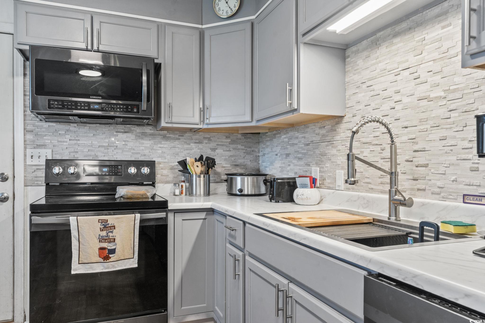 948 Heritage Road Loris, SC 29569 - Photo 8 of 21 Kitchen featuring appliances with stainless steel