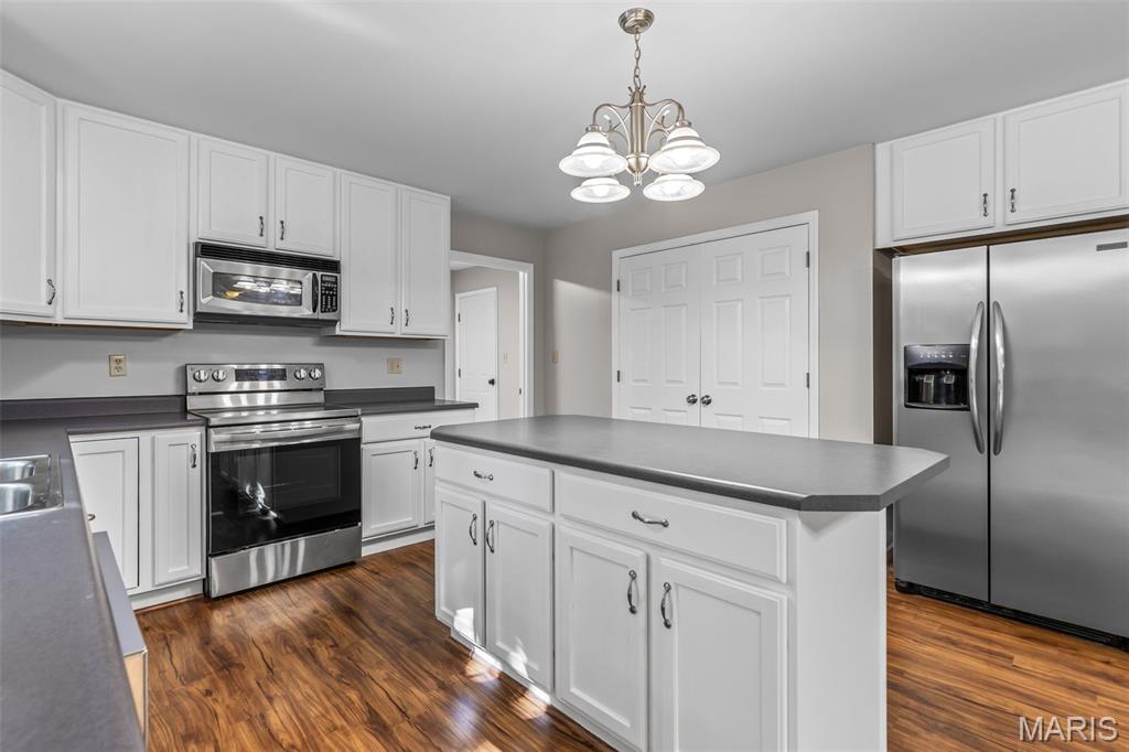 200 Romaine Spring View Fenton, MO 63026 - Photo 13 of 75