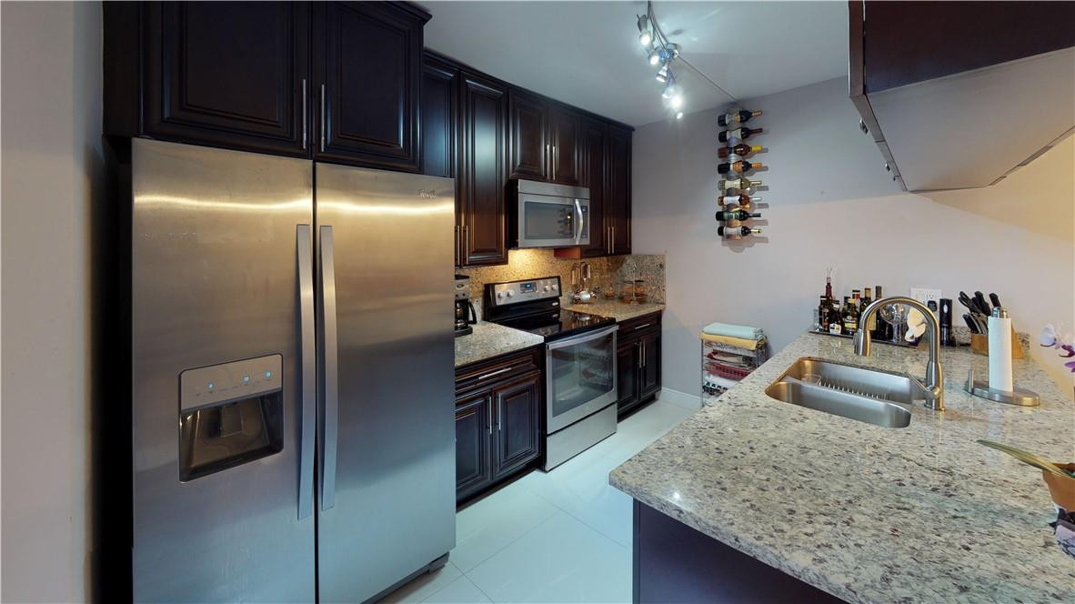 8241 Boca Rio Drive Boca Raton, FL 33433 - Photo 5 of 53 CUSTOM KITCHEN