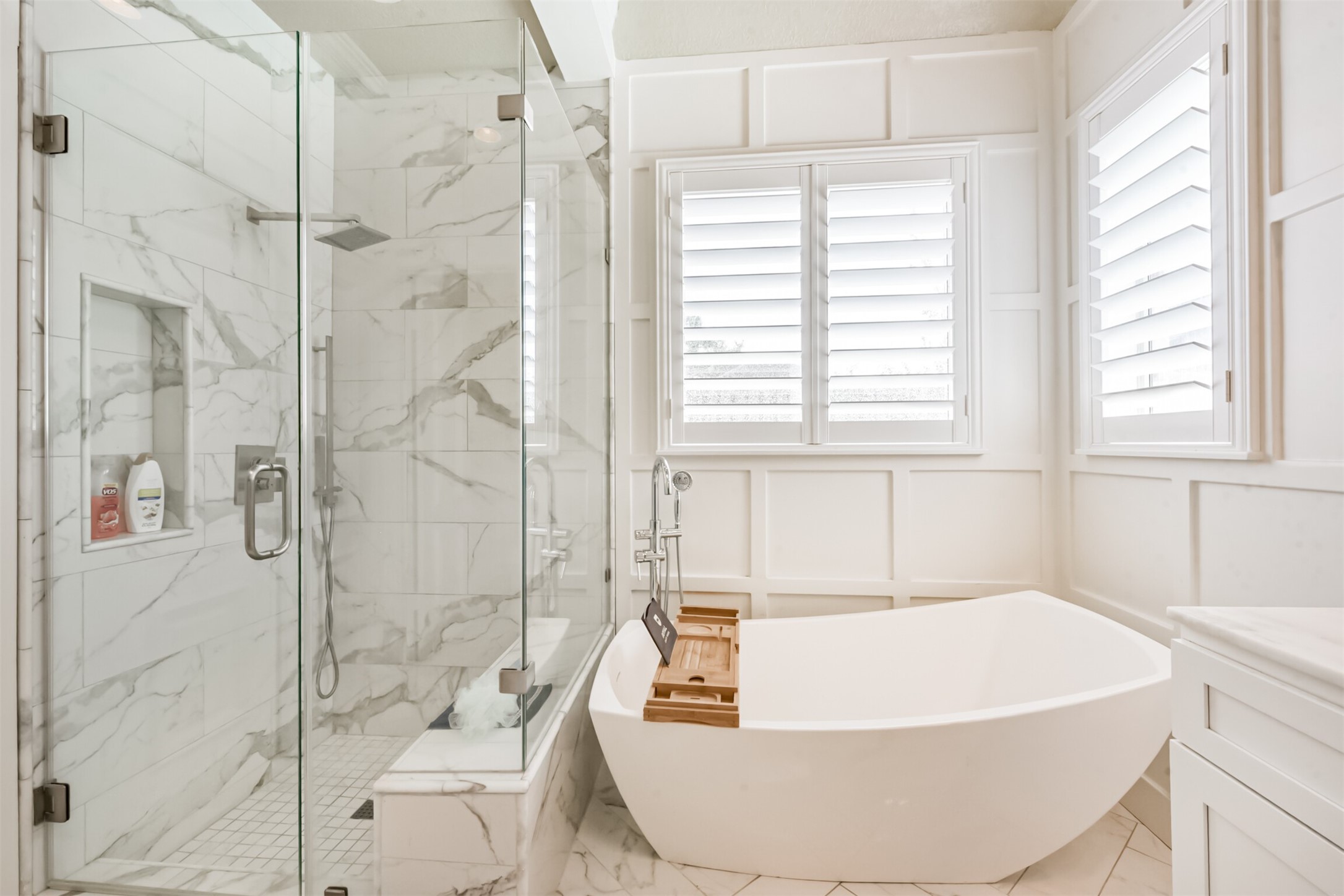 263 Wood Loop Street Houston, TX 77015 - Photo 30 of 48 a white bath tub sitting next to a white sink