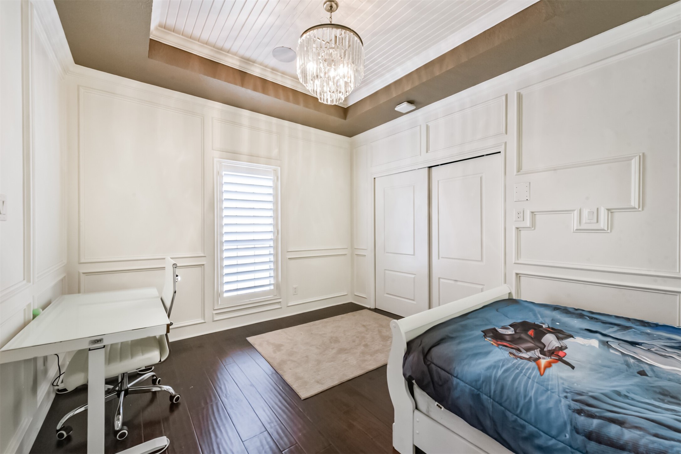 263 Wood Loop Street Houston, TX 77015 - Photo 38 of 48 a bedroom with a bed and a window