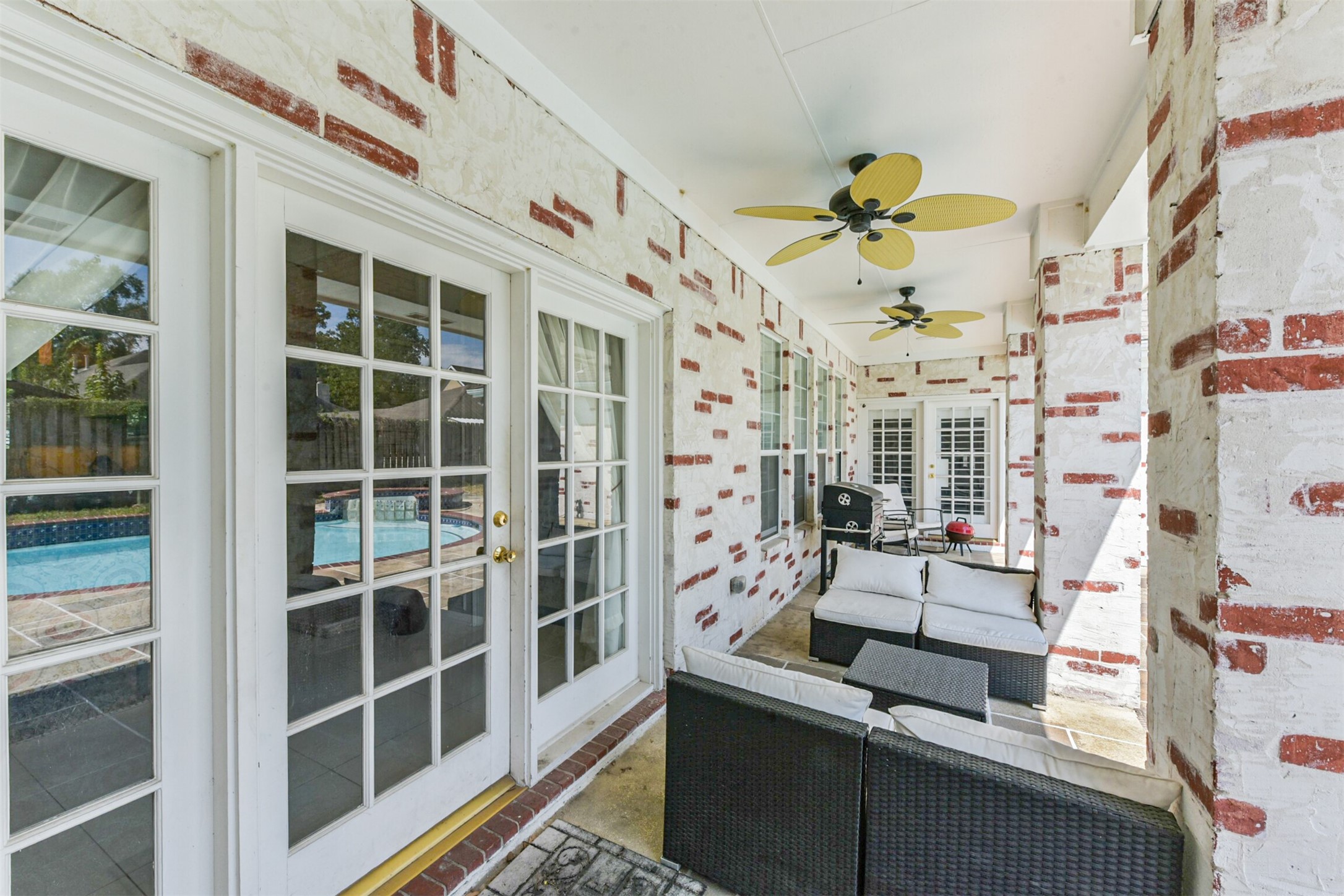 263 Wood Loop Street Houston, TX 77015 - Photo 45 of 48 a view of a living room and entry way