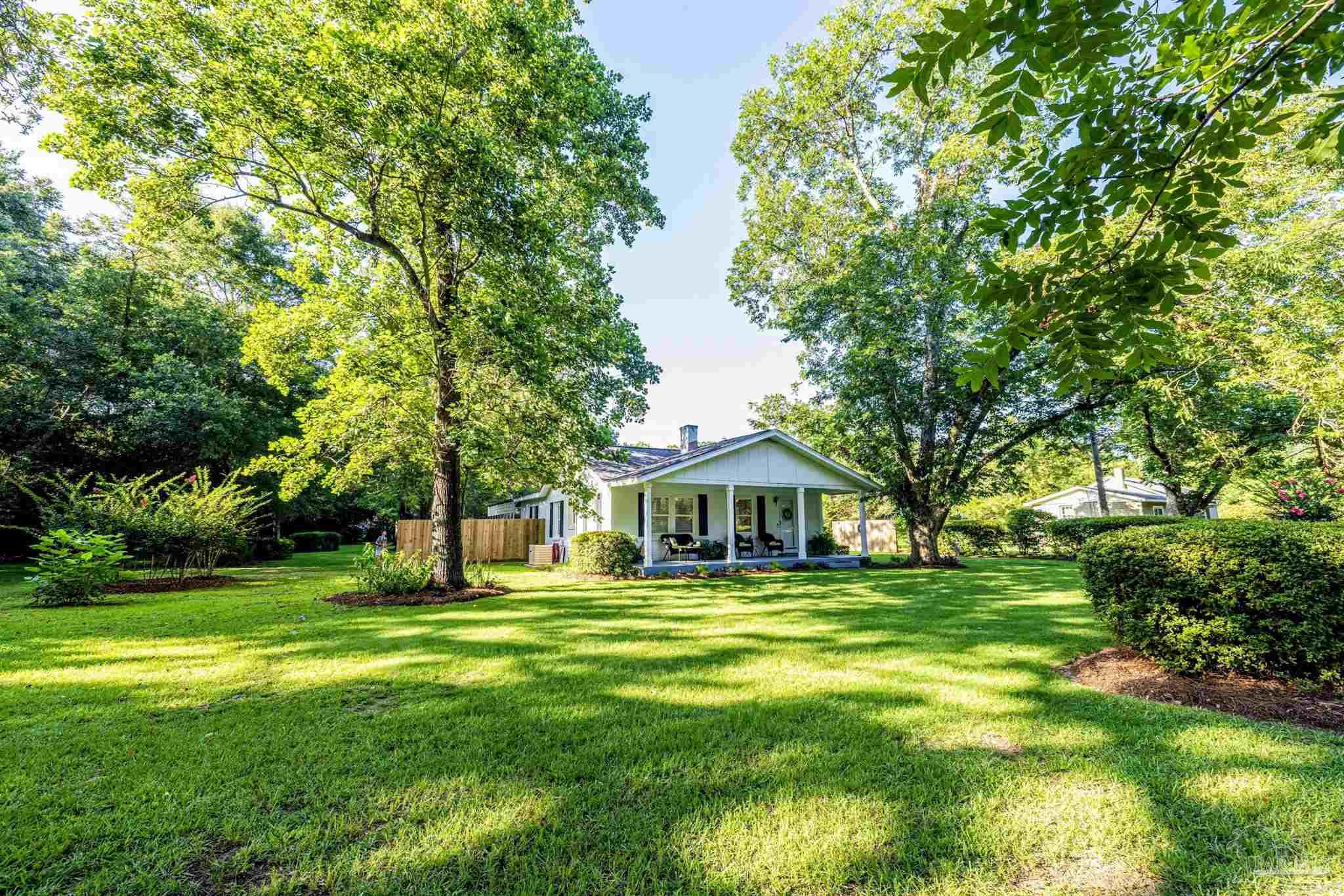 1148 West 9 & Half Mile Road Pensacola, FL 32534 - Photo 2 of 39