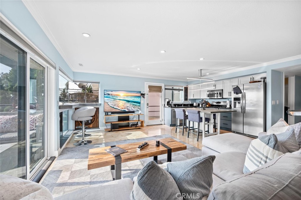 174 Cliff Drive, Unit E Laguna Beach, CA 92651 - Photo 13 of 33