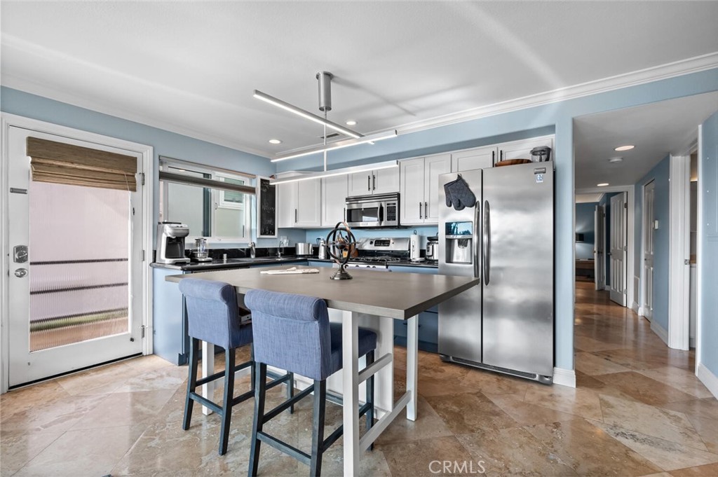 174 Cliff Drive, Unit E Laguna Beach, CA 92651 - Photo 14 of 33