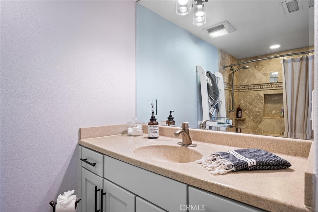 174 Cliff Drive, Unit E Laguna Beach, CA 92651 - Photo 23 of 33