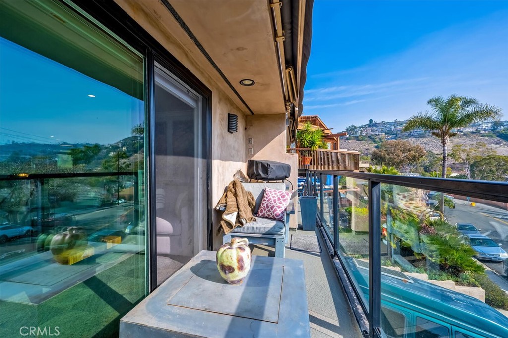 174 Cliff Drive, Unit E Laguna Beach, CA 92651 - Photo 32 of 33