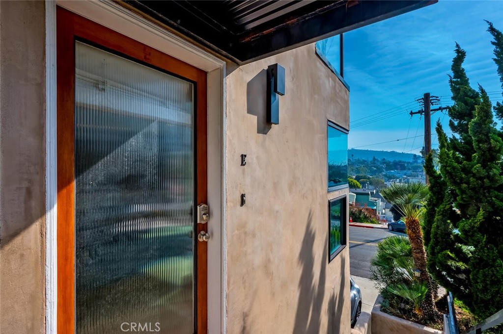 174 Cliff Drive, Unit E Laguna Beach, CA 92651 - Photo 6 of 33