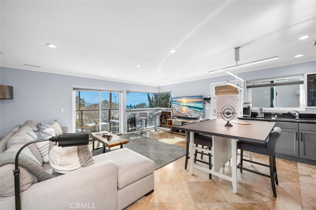 174 Cliff Drive, Unit E Laguna Beach, CA 92651 - Photo 7 of 33