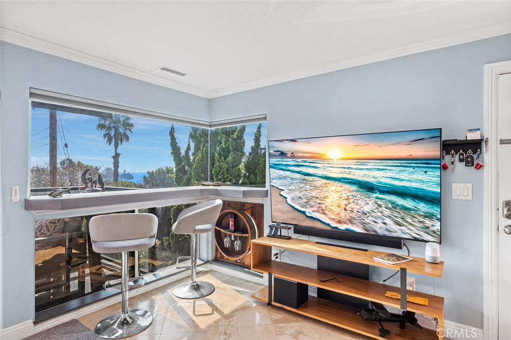 174 Cliff Drive, Unit E Laguna Beach, CA 92651 - Photo 8 of 33