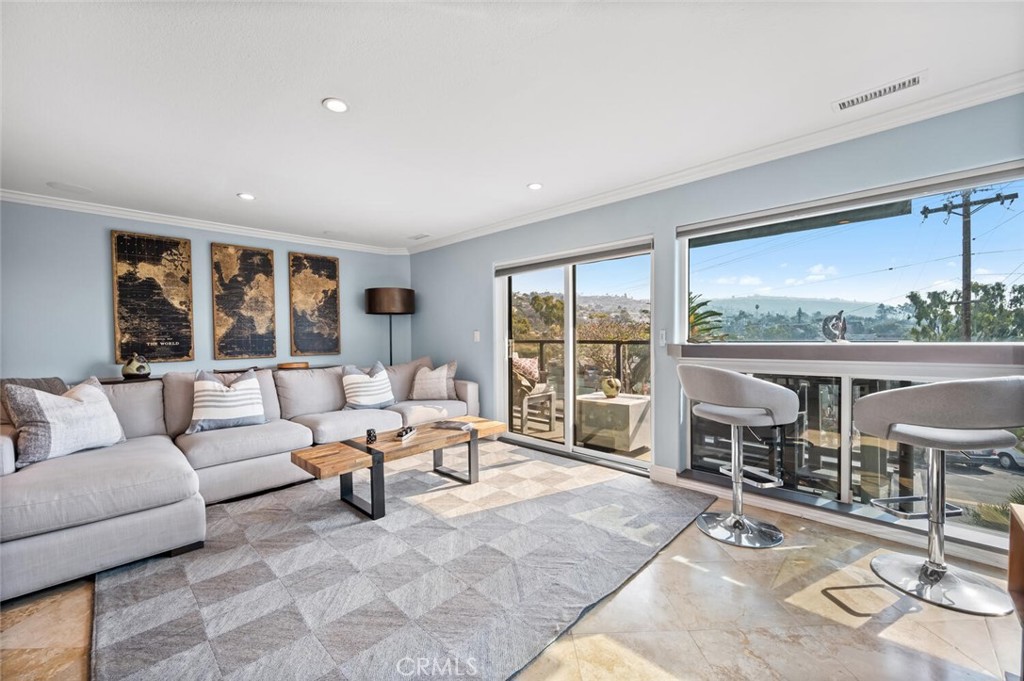 174 Cliff Drive, Unit E Laguna Beach, CA 92651 - Photo 10 of 33