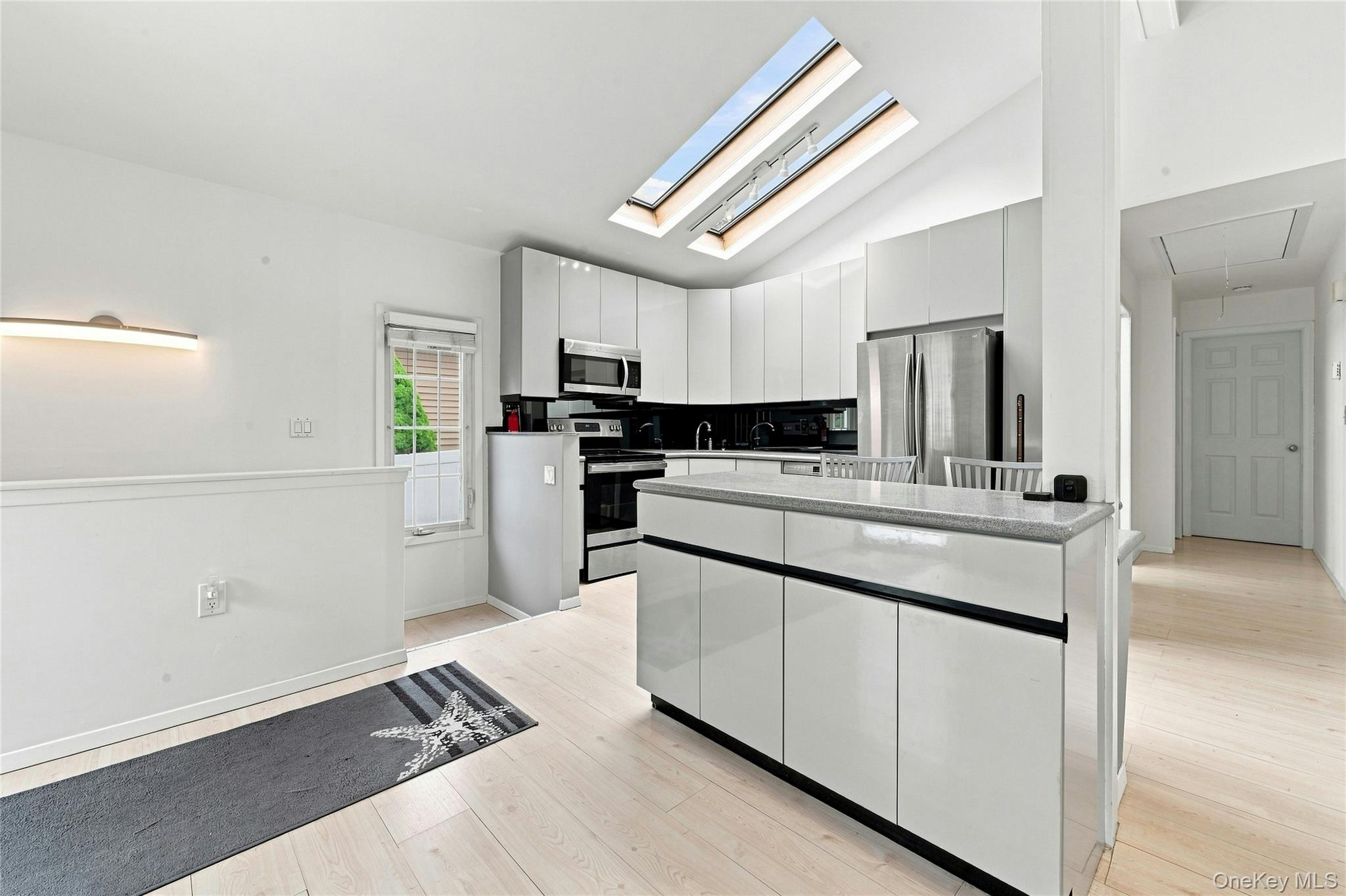 128 Walnut Road Kings Park, NY 11754 - Photo 5 of 22 Gallery Image 5
