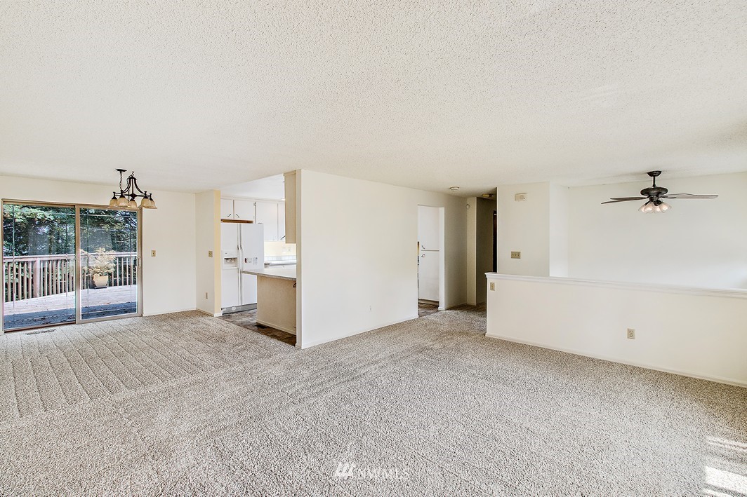 1651 Monroe Court Southeast Renton, WA 98058 - Photo 2 of 21 Gallery Image 2