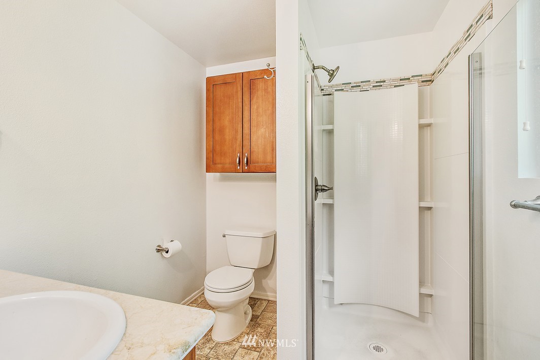1651 Monroe Court Southeast Renton, WA 98058 - Photo 13 of 21 Gallery Image 13