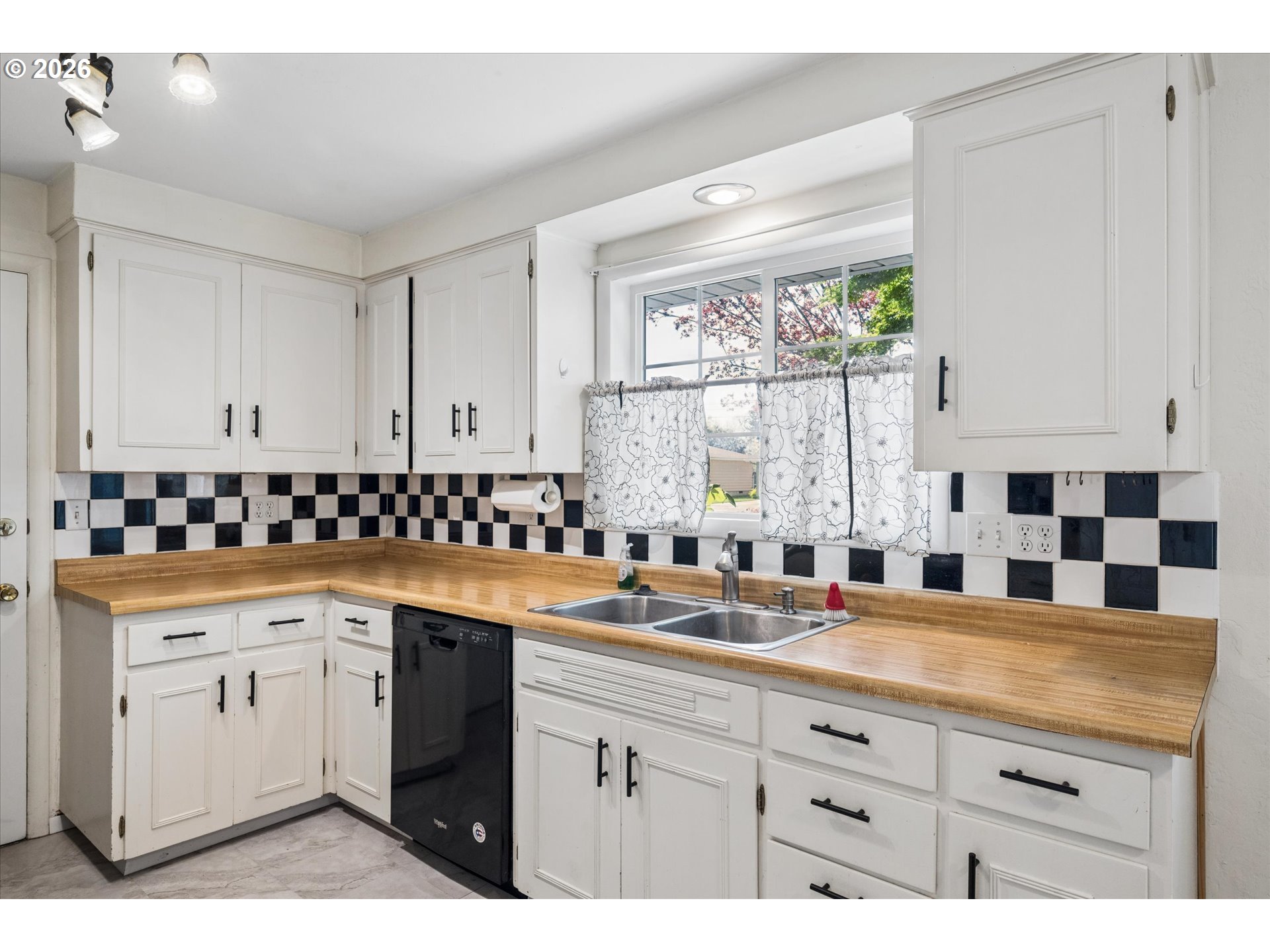 196 Hayden Bridge Way Springfield, OR 97477 - Photo 17 of 41