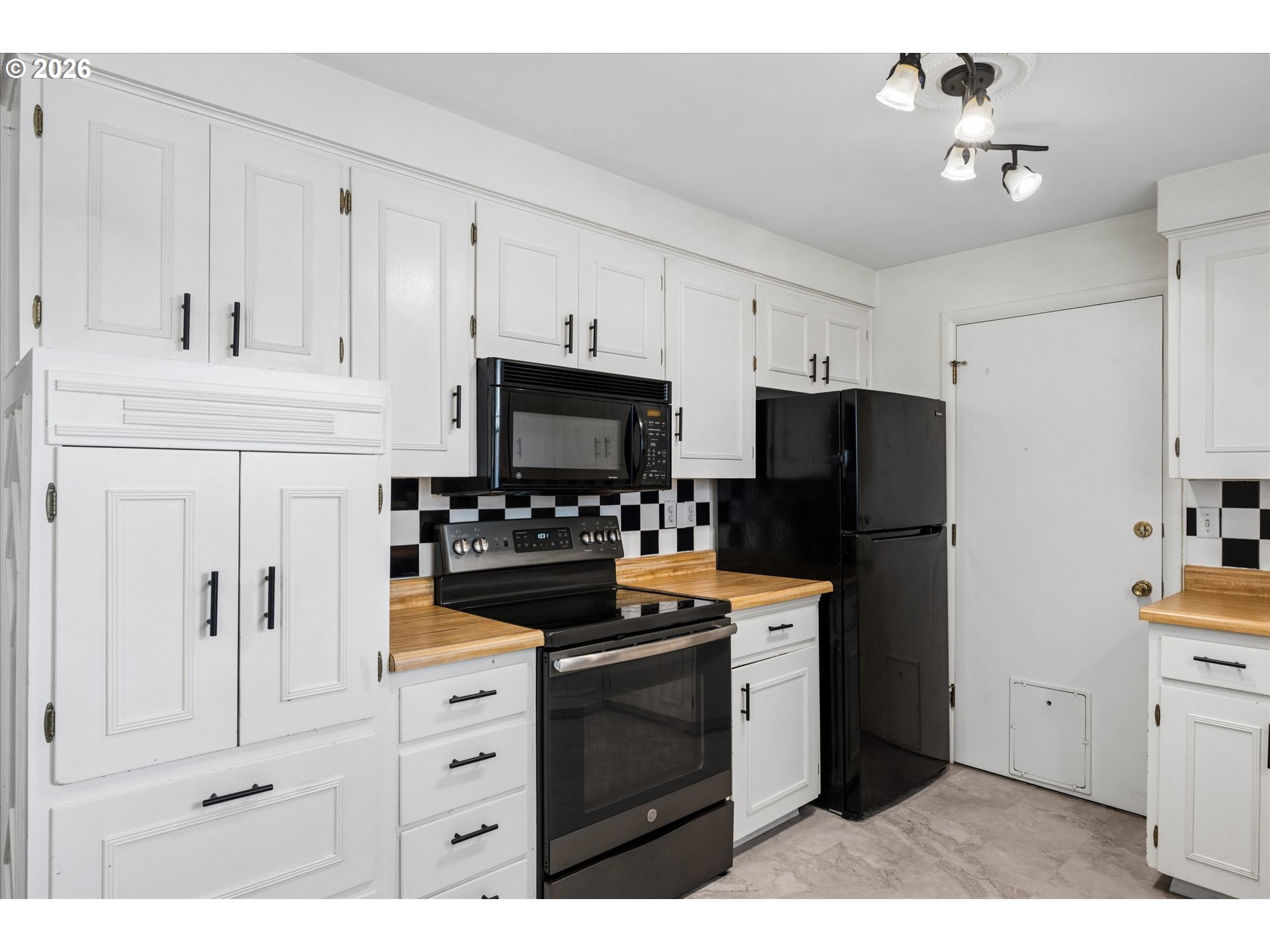 196 Hayden Bridge Way Springfield, OR 97477 - Photo 18 of 41