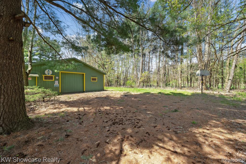 2050 Rowe Road Milford, MI 48380 - Photo 44 of 76