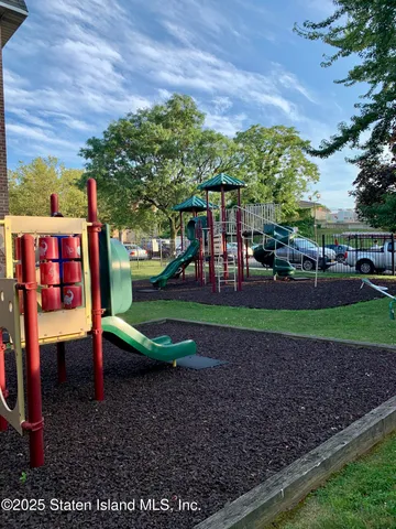 $209,000 | 392 Maryland Avenue, Unit 2B | Rosebank